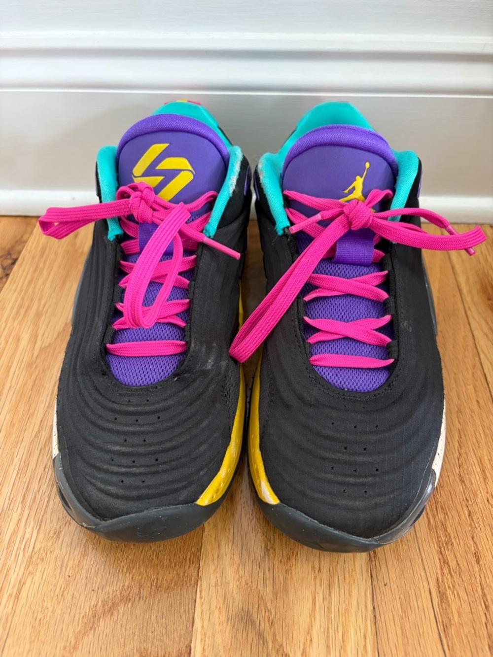 Air Jordan Luka 2 Sneakers youth 7/ women’s 8.5